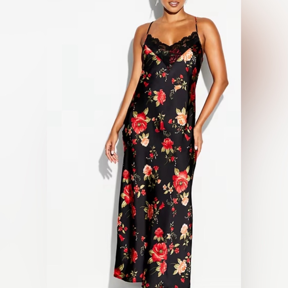 NWOT Women’s Old Navy Satin V-Neck Maxi‎ Dress Romantic Goth Whimsical Floral M.